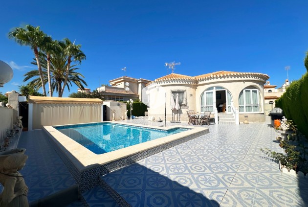 Villa - Tweedehands - Orihuela Costa -
                Costa Blanca