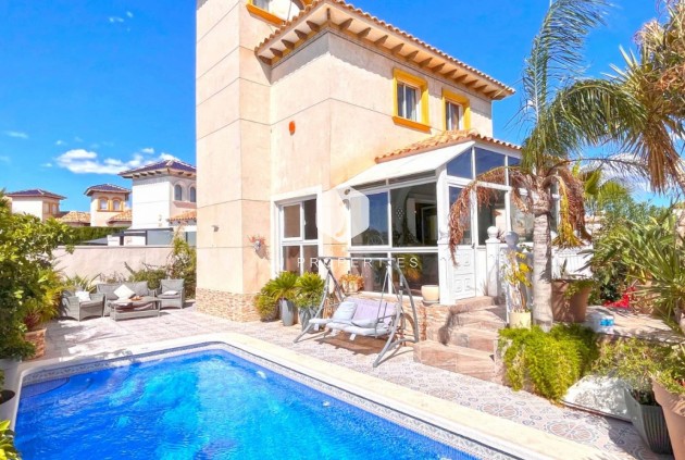 Villa - Tweedehands - Orihuela Costa -
                Costa Blanca