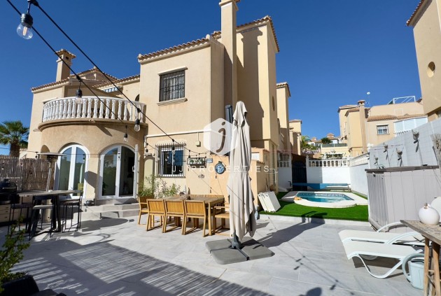 Villa - Tweedehands - Orihuela Costa -
                Costa Blanca