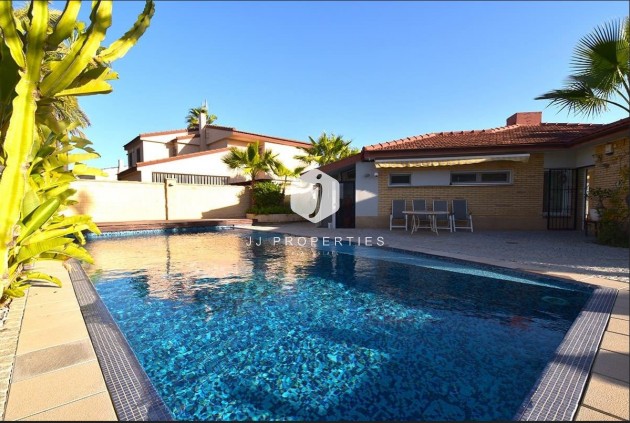 Villa - Tweedehands - Orihuela Costa -
                La Zenia