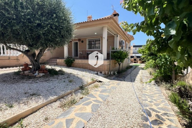 Villa - Tweedehands - Torrevieja -
                aguas nuevas