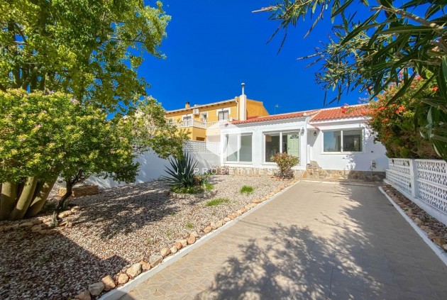 Villa - Tweedehands - Torrevieja -
                Costa Blanca