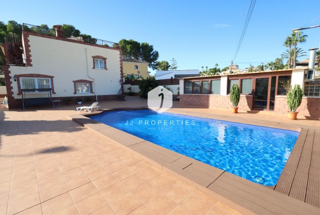 Villa - Tweedehands - Torrevieja -
                Costa Blanca