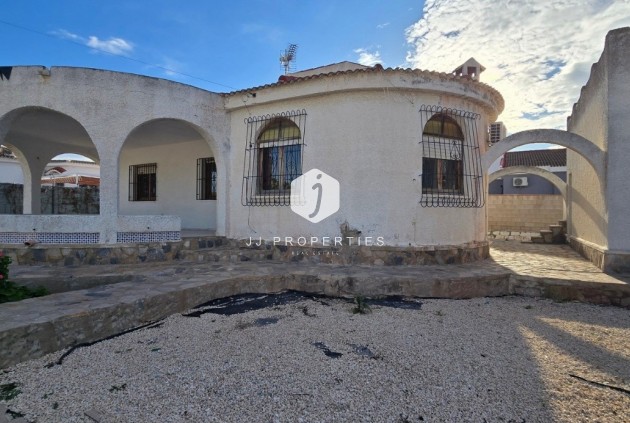 Villa - Tweedehands - Torrevieja -
                Costa Blanca