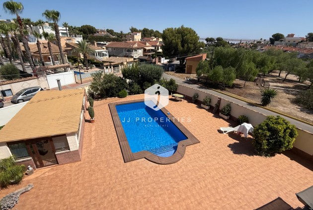 Villa - Tweedehands - Torrevieja -
                Costa Blanca