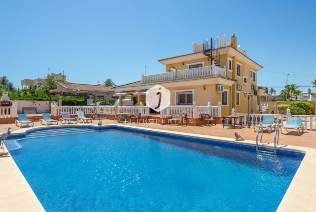 Villa - Tweedehands - Torrevieja -
                Los Balcones