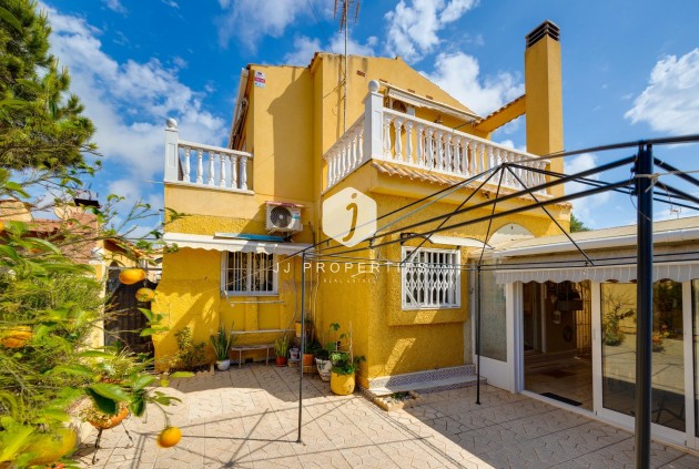 Villa - Tweedehands - Torrevieja -
                Playa de los Locos