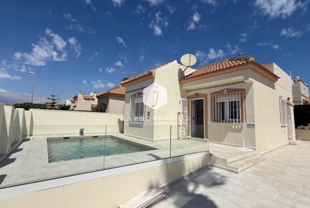 Villa - Z drugiej ręki - Torrevieja -
                Costa Blanca