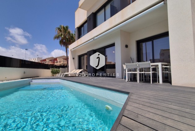 Villa - Z drugiej ręki - Torrevieja -
                Costa Blanca