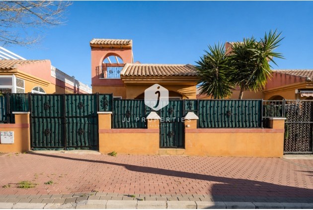 Villa - Z drugiej ręki - Torrevieja -
                Costa Blanca