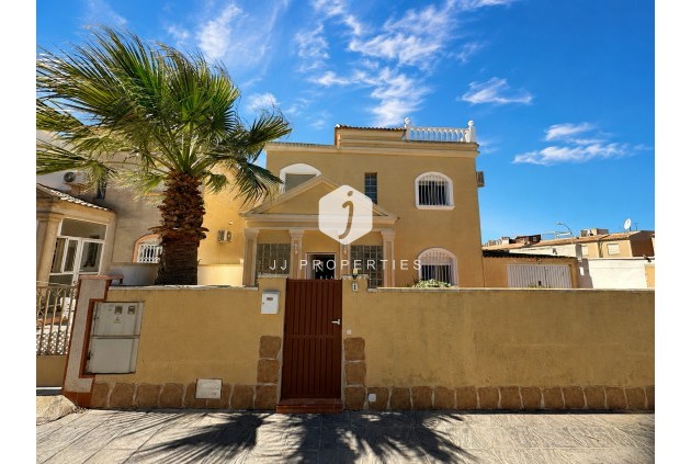 Villa - Z drugiej ręki - Torrevieja -
                Costa Blanca