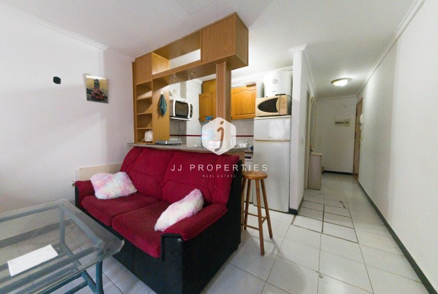 Wohnung - Aus zweiter Hand -
            Torrevieja - C-33901