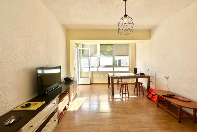 Wohnung - Aus zweiter Hand -
            Torrevieja - C-53445