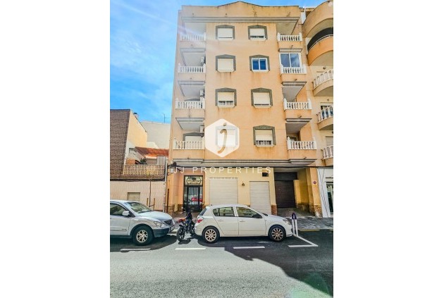 Wohnung - Aus zweiter Hand -
            Torrevieja - C-56268