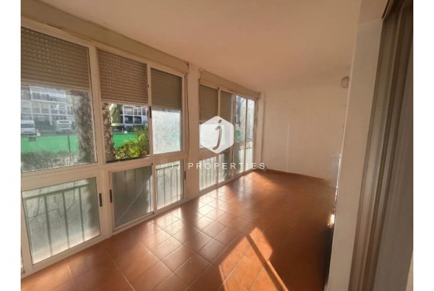 Wohnung - Aus zweiter Hand -
            Torrevieja - C-60101