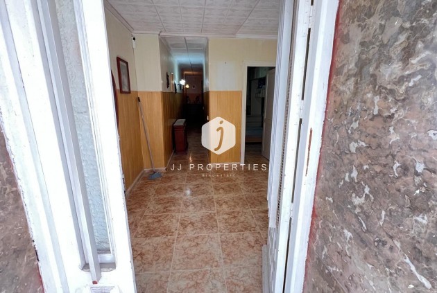 Wohnung - Aus zweiter Hand -
            Torrevieja - C-83070