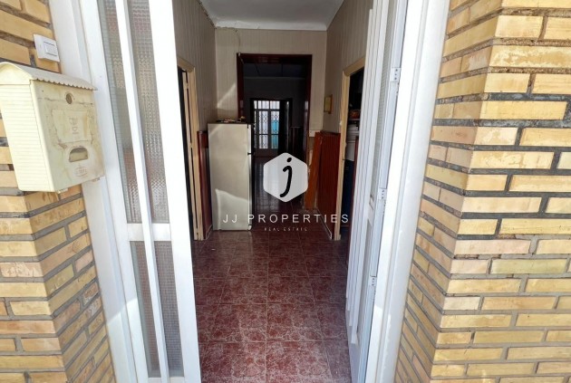 Wohnung - Aus zweiter Hand -
            Torrevieja - C-83463