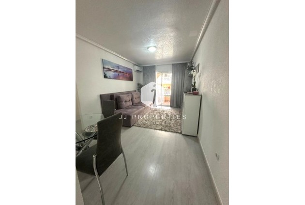Wohnung - Aus zweiter Hand - Torrevieja -
                Centro
