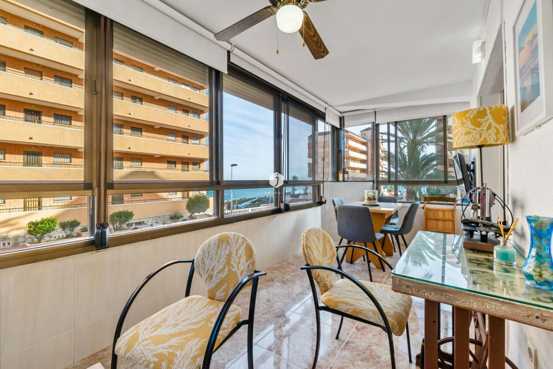 Wynajem długoterminowy - Mieszkanie w bloku -
Torrevieja - Cabo cervera