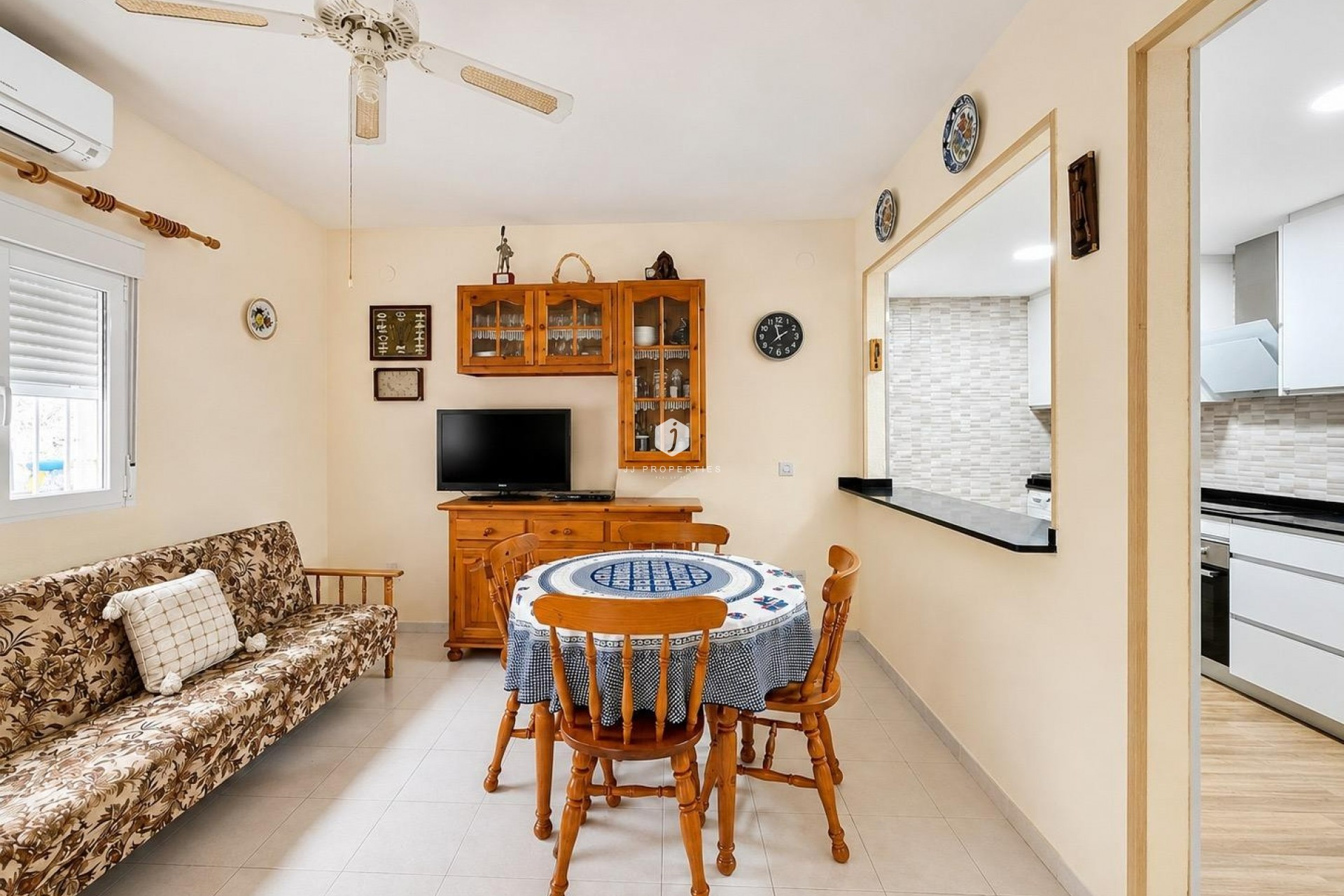 Wynajem długoterminowy - Szalet -
Torrevieja - Nueva Torrevieja
