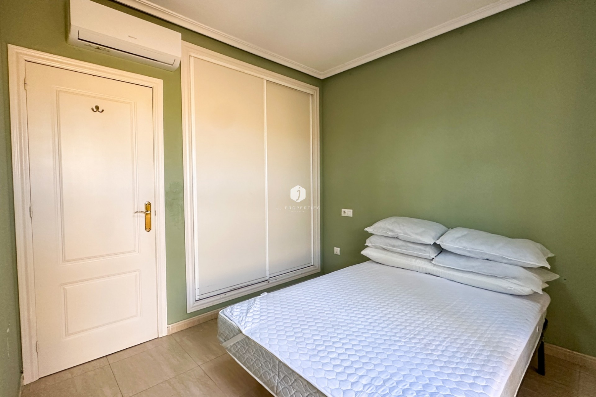 Z drugiej ręki - Bungalow -
Daya Nueva - Costa Blanca