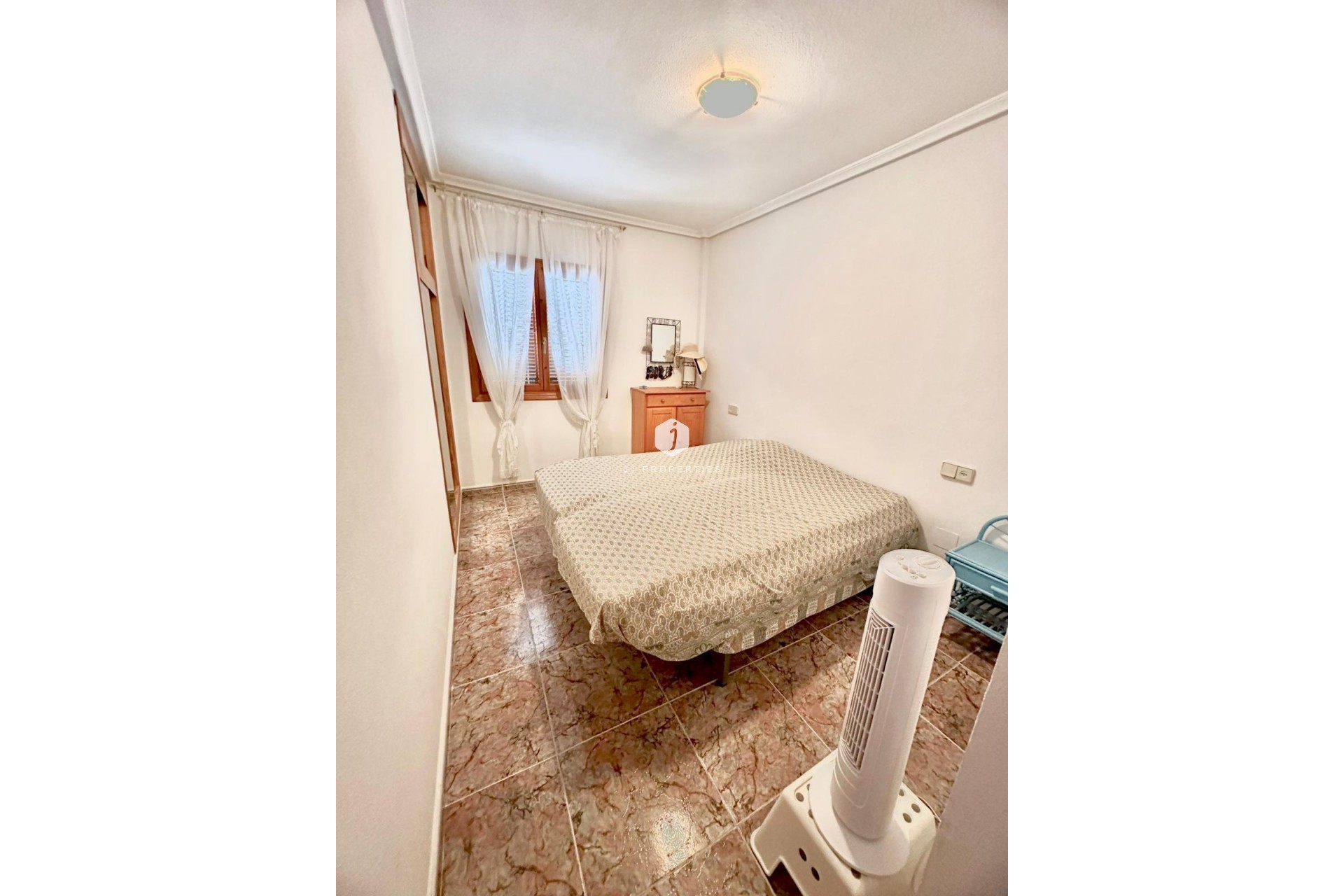 Z drugiej ręki - Bungalow -
Guardamar del Segura - El Moncayo