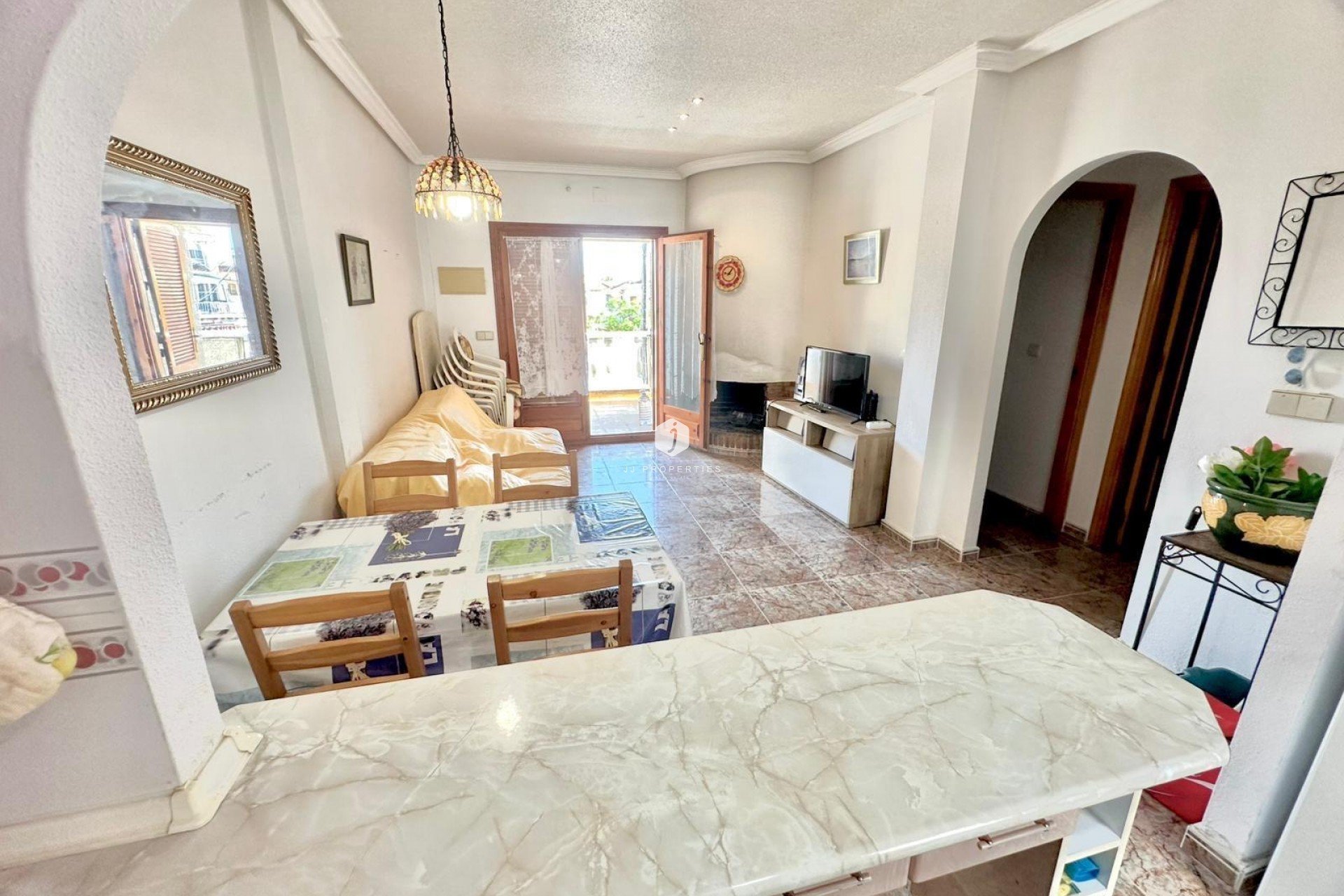 Z drugiej ręki - Bungalow -
Guardamar del Segura - El Moncayo