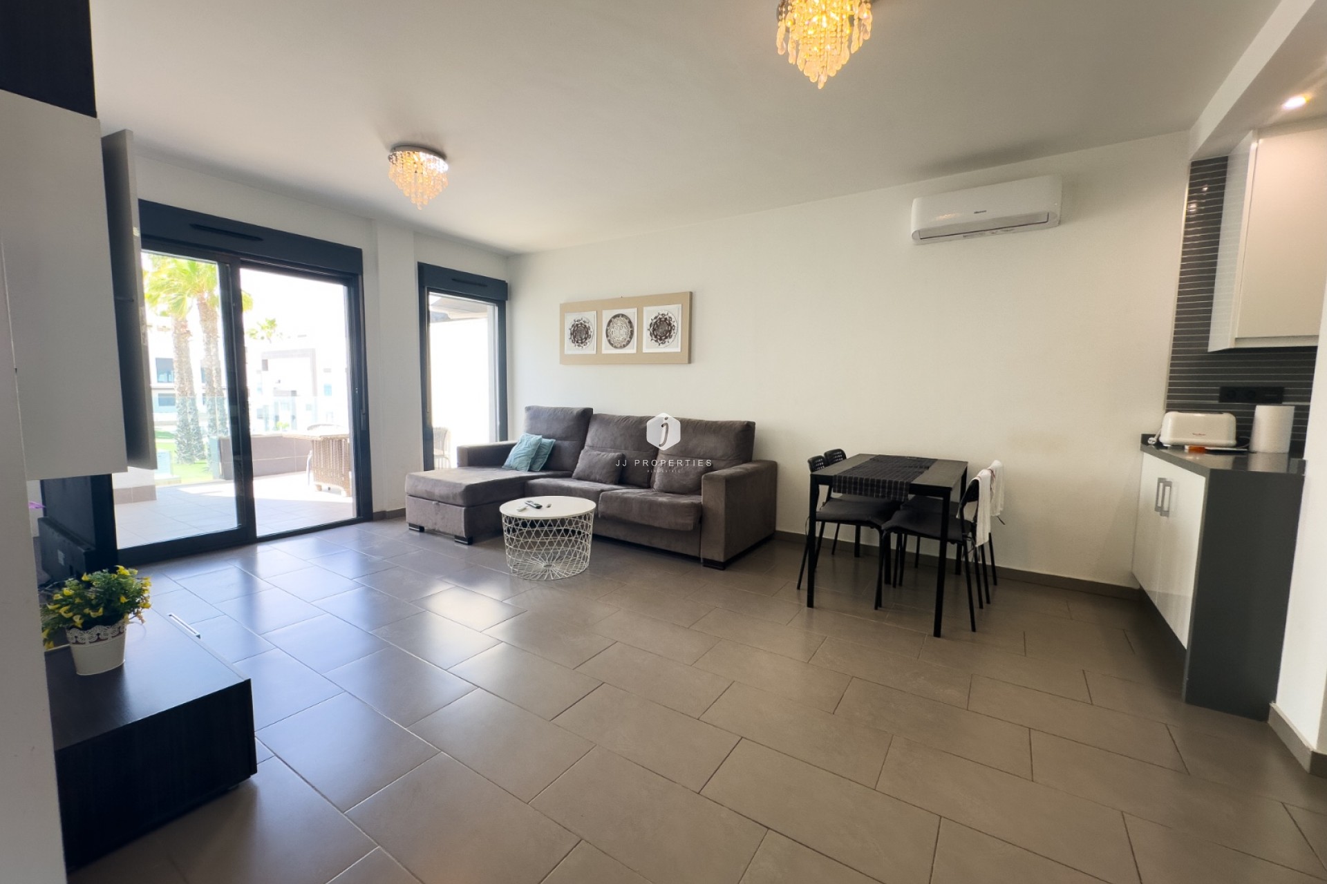 Z drugiej ręki - Bungalow -
La Zenia - Costa Blanca
