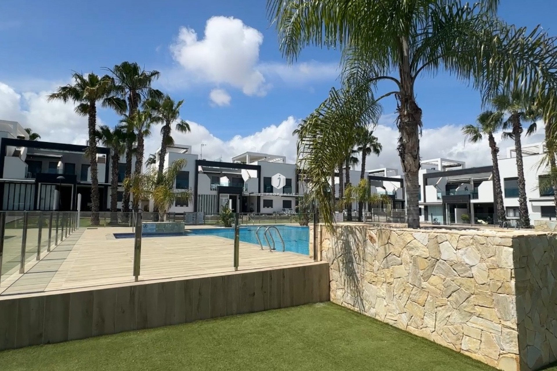 Z drugiej ręki - Bungalow -
La Zenia - Costa Blanca