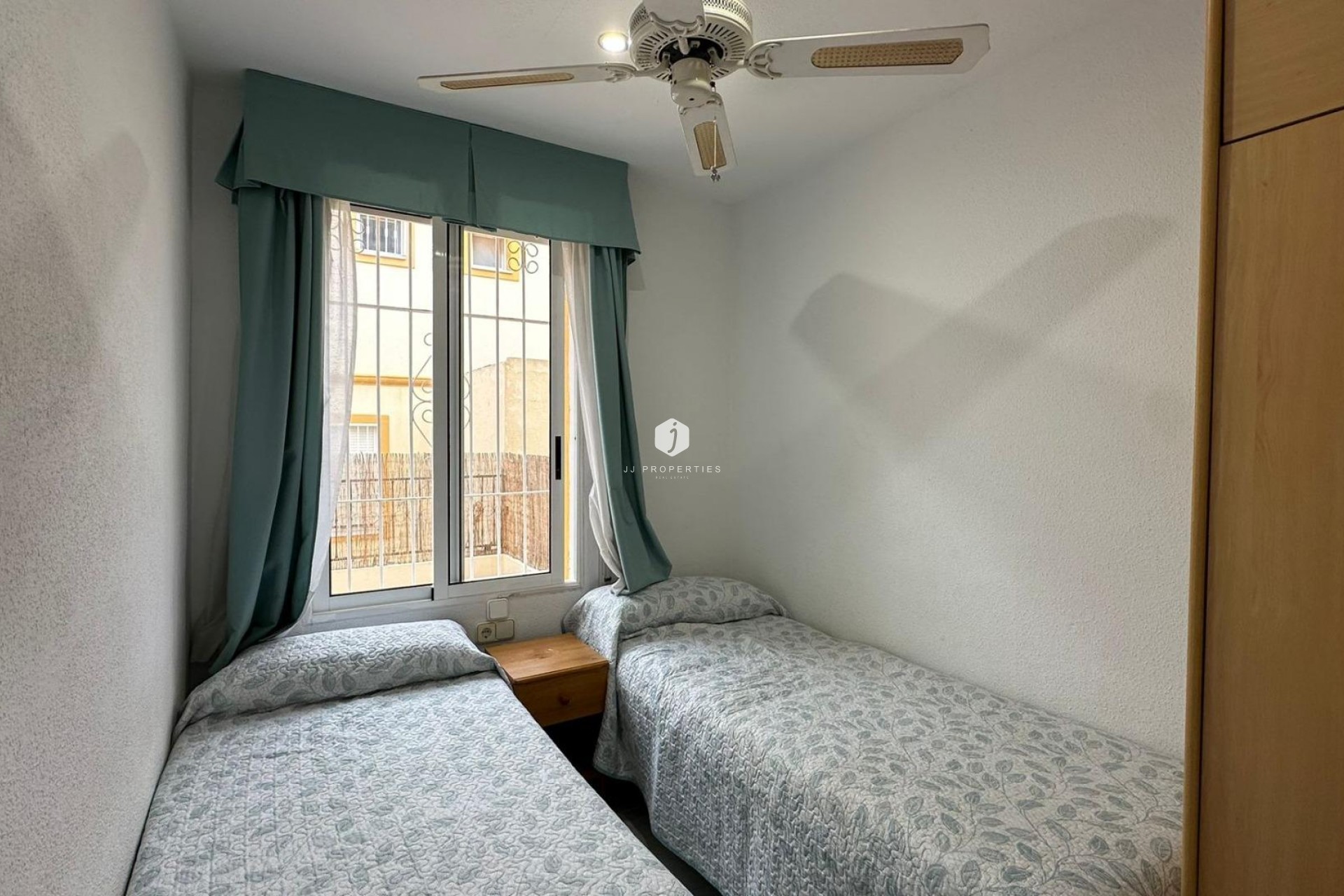 Z drugiej ręki - Bungalow -
Orihuela Costa - Los Almendros-la Florida