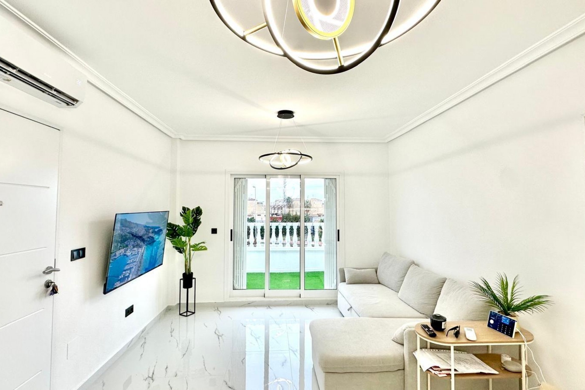 Z drugiej ręki - Bungalow -
Orihuela Costa - Playa Flamenca Norte