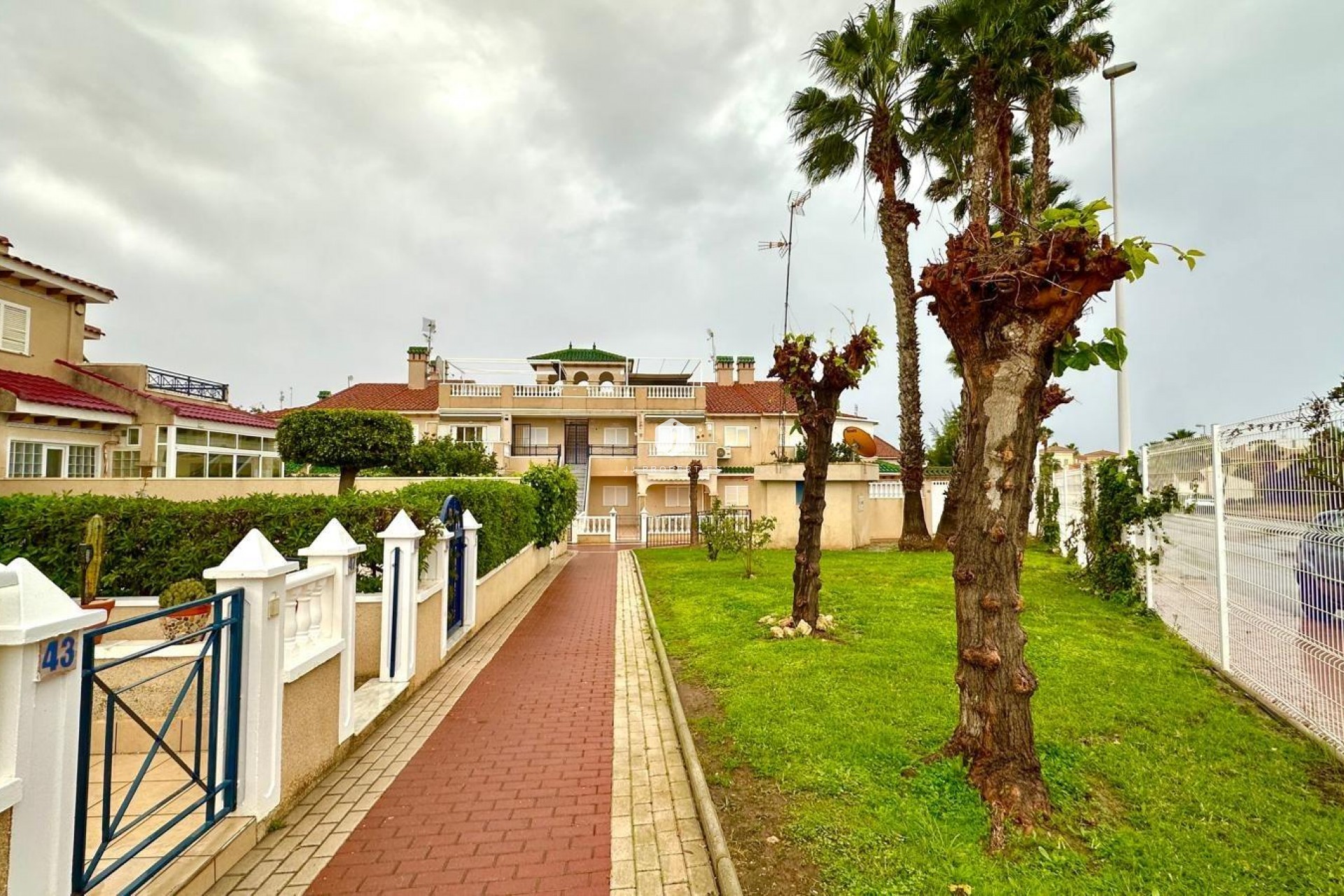 Z drugiej ręki - Bungalow -
Orihuela Costa - Playa Flamenca Norte