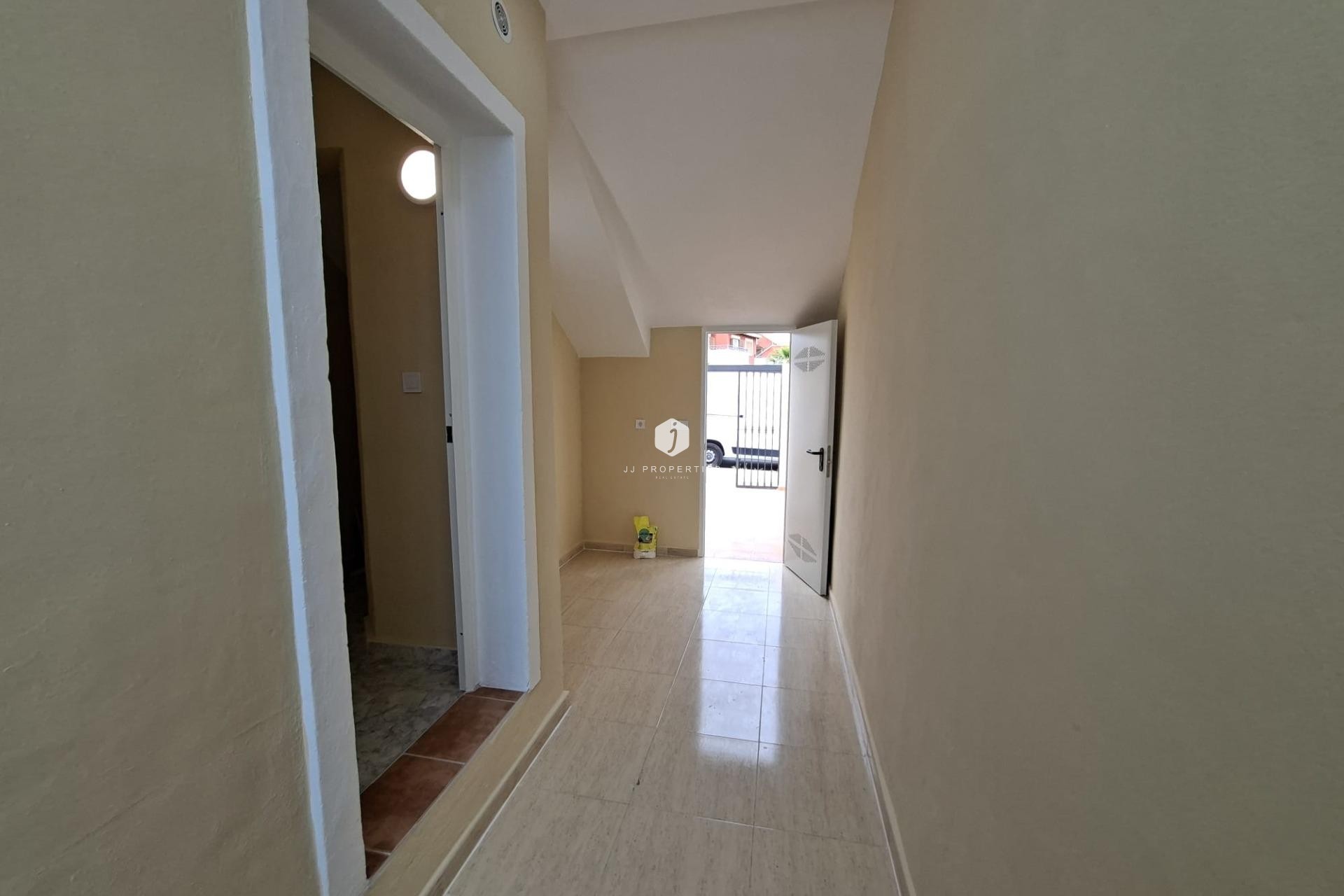 Z drugiej ręki - Bungalow -
Orihuela Costa - Punta Prima