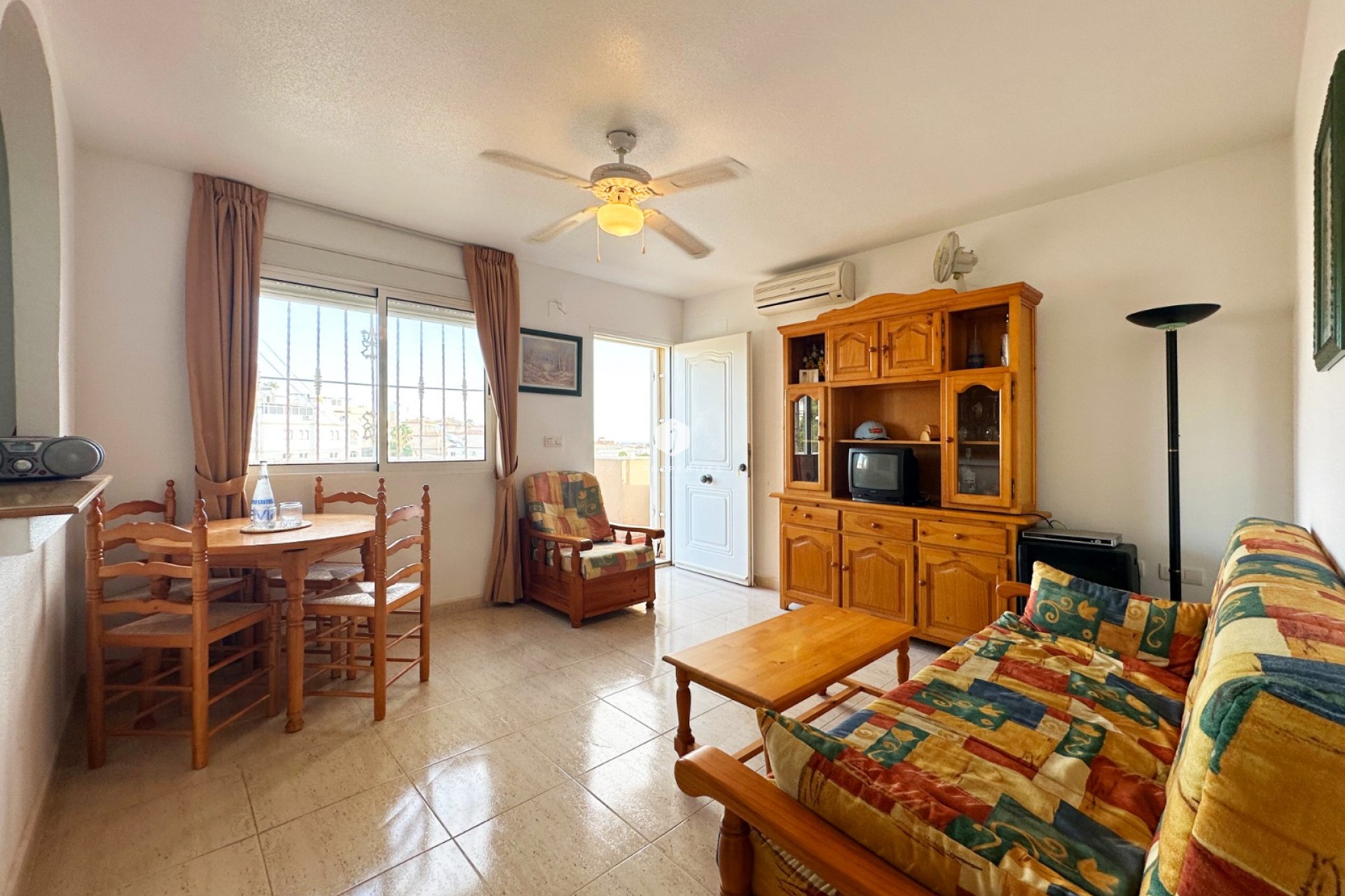 Z drugiej ręki - Bungalow -
San Miguel de Salinas - Inland