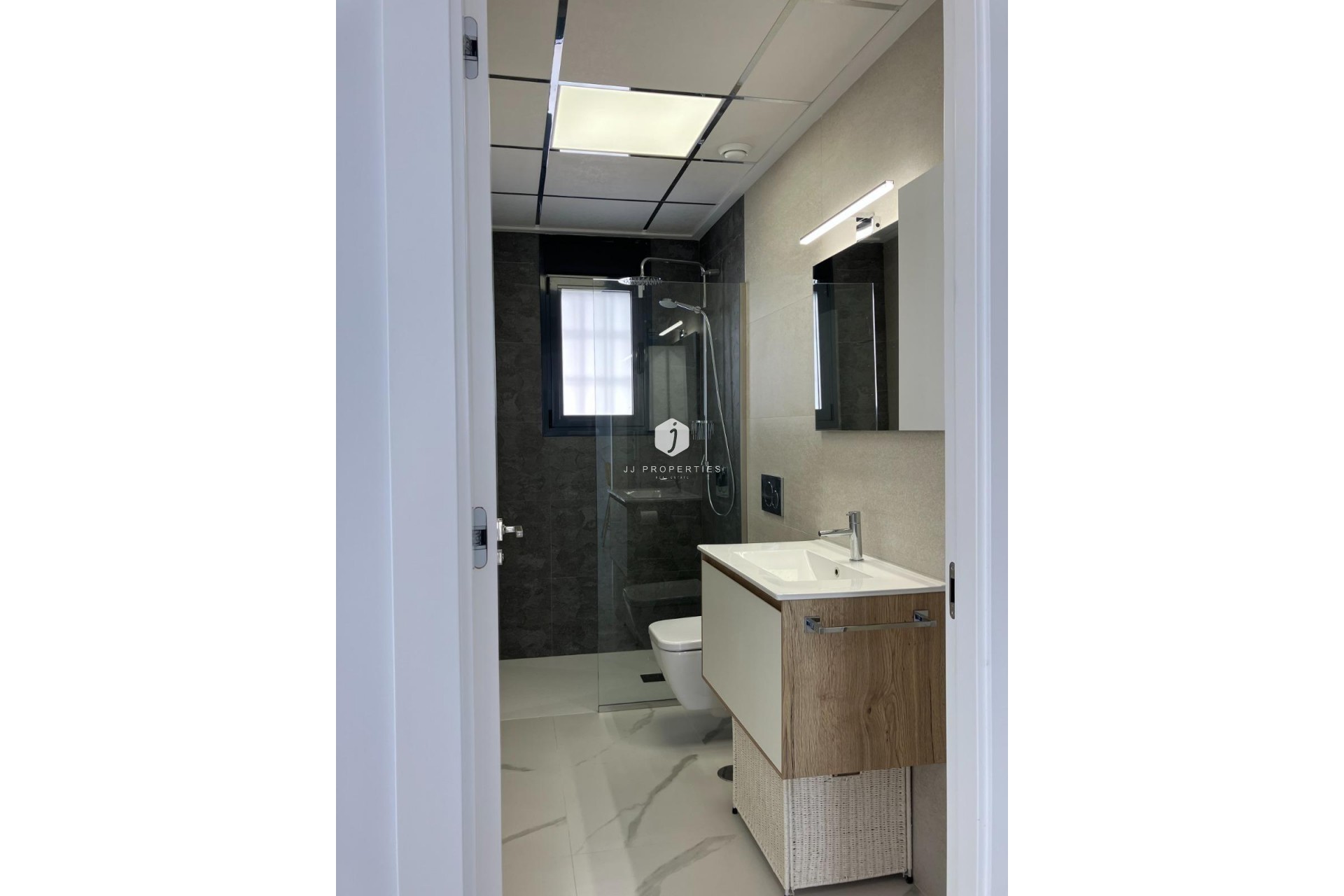 Z drugiej ręki - Bungalow -
San Miguel de Salinas - Las Colinas