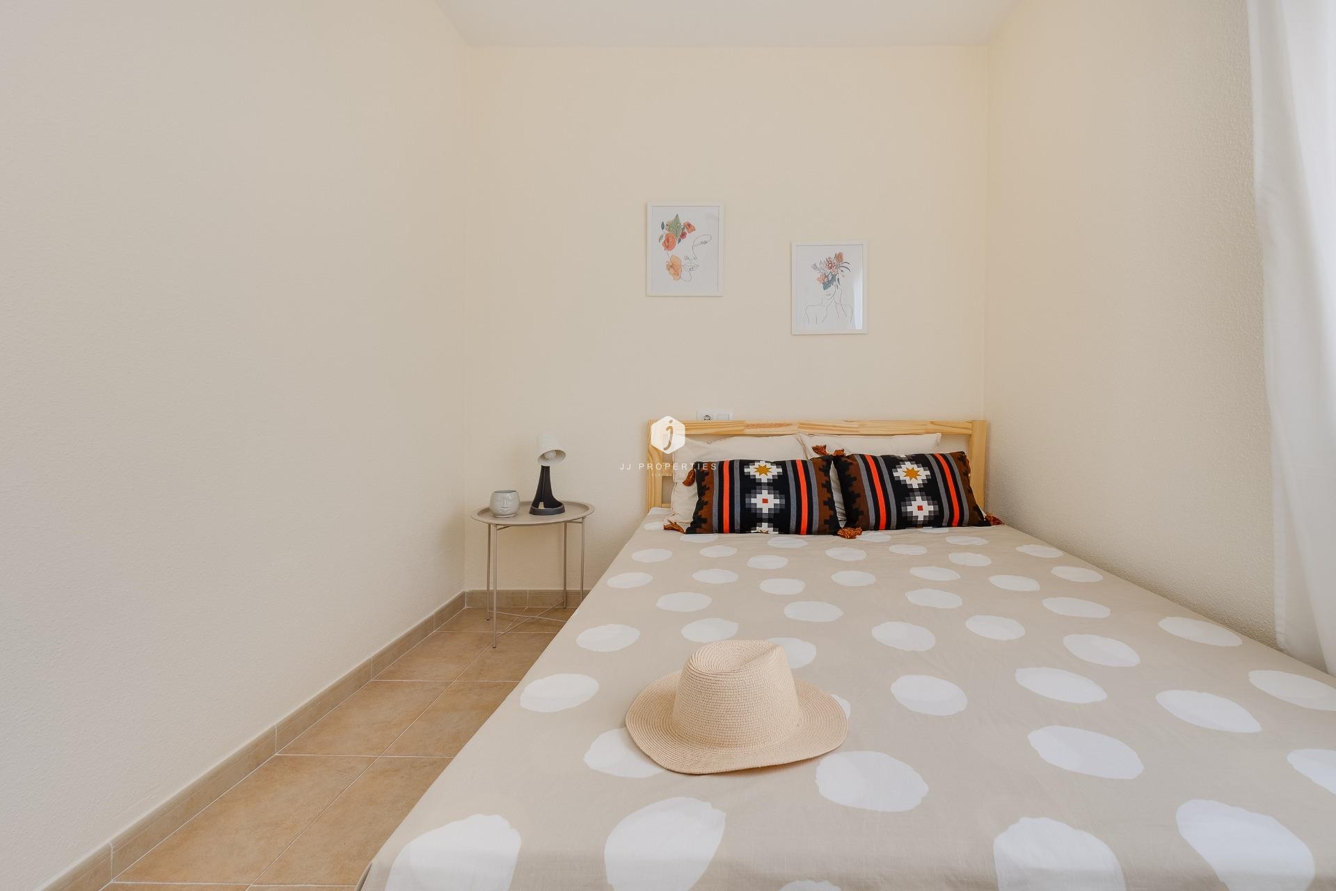 Z drugiej ręki - Bungalow -
Torrevieja - Aguas Nuevas 1