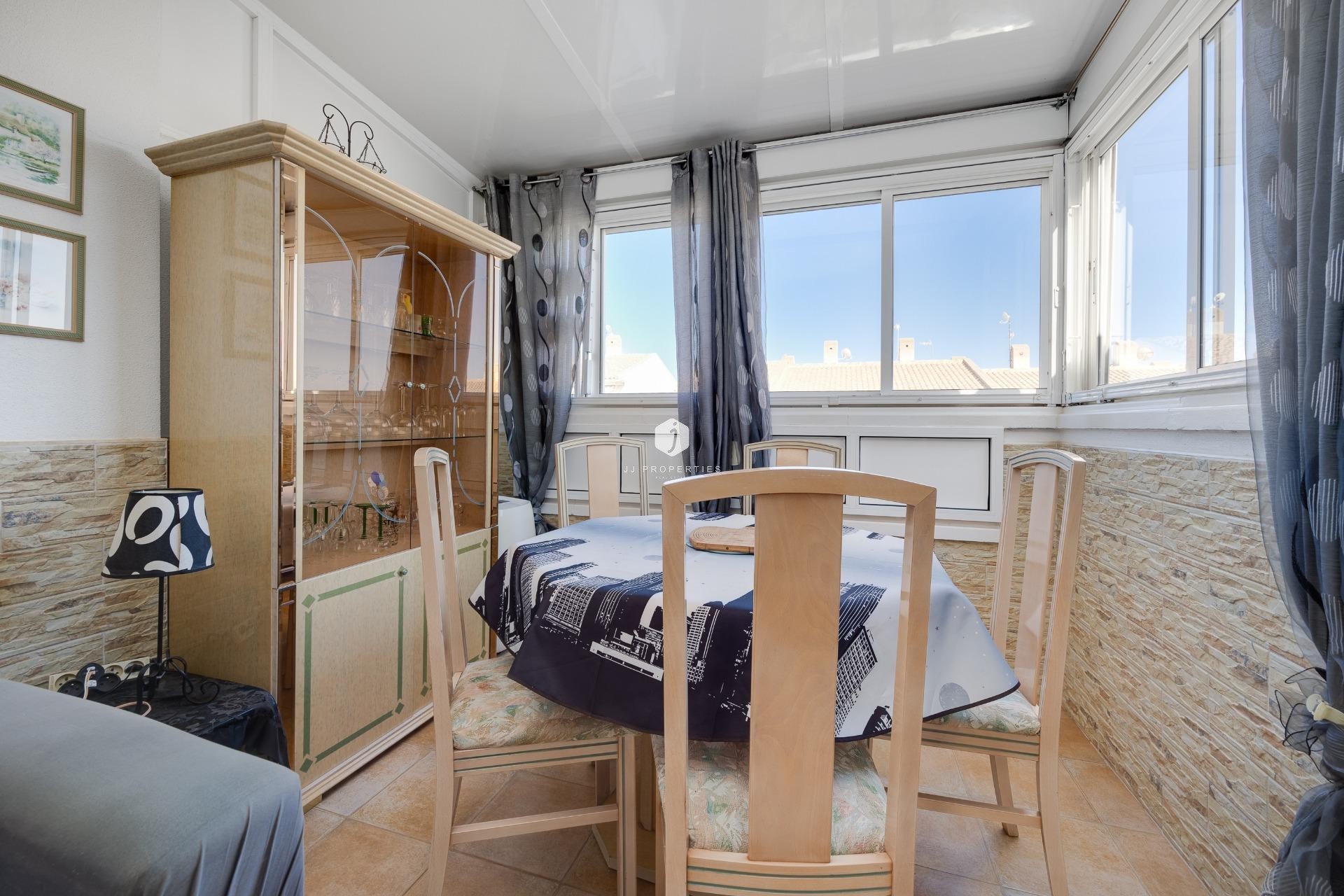 Z drugiej ręki - Bungalow -
Torrevieja - aguas nuevas