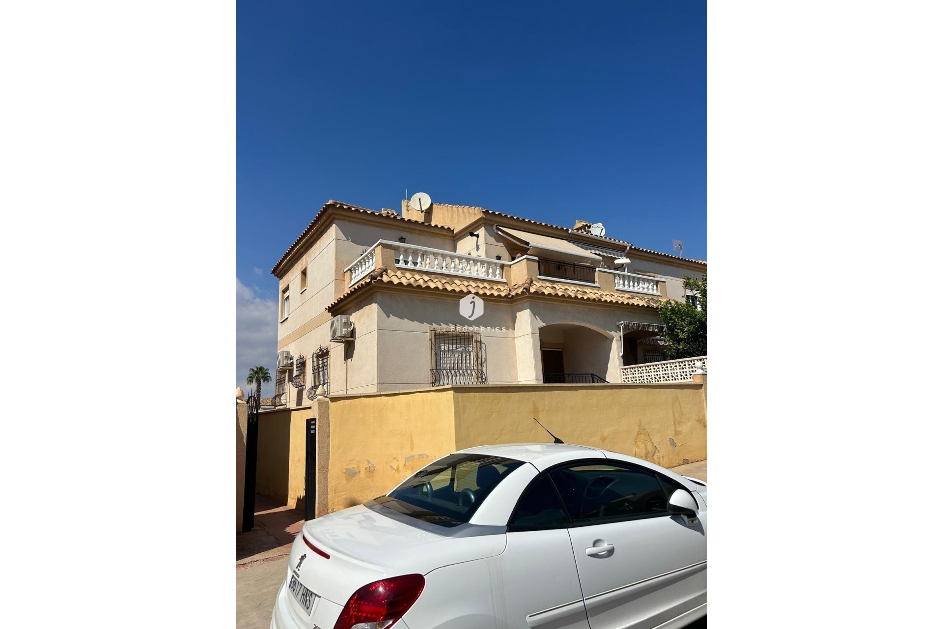 Z drugiej ręki - Bungalow -
Torrevieja - aguas nuevas