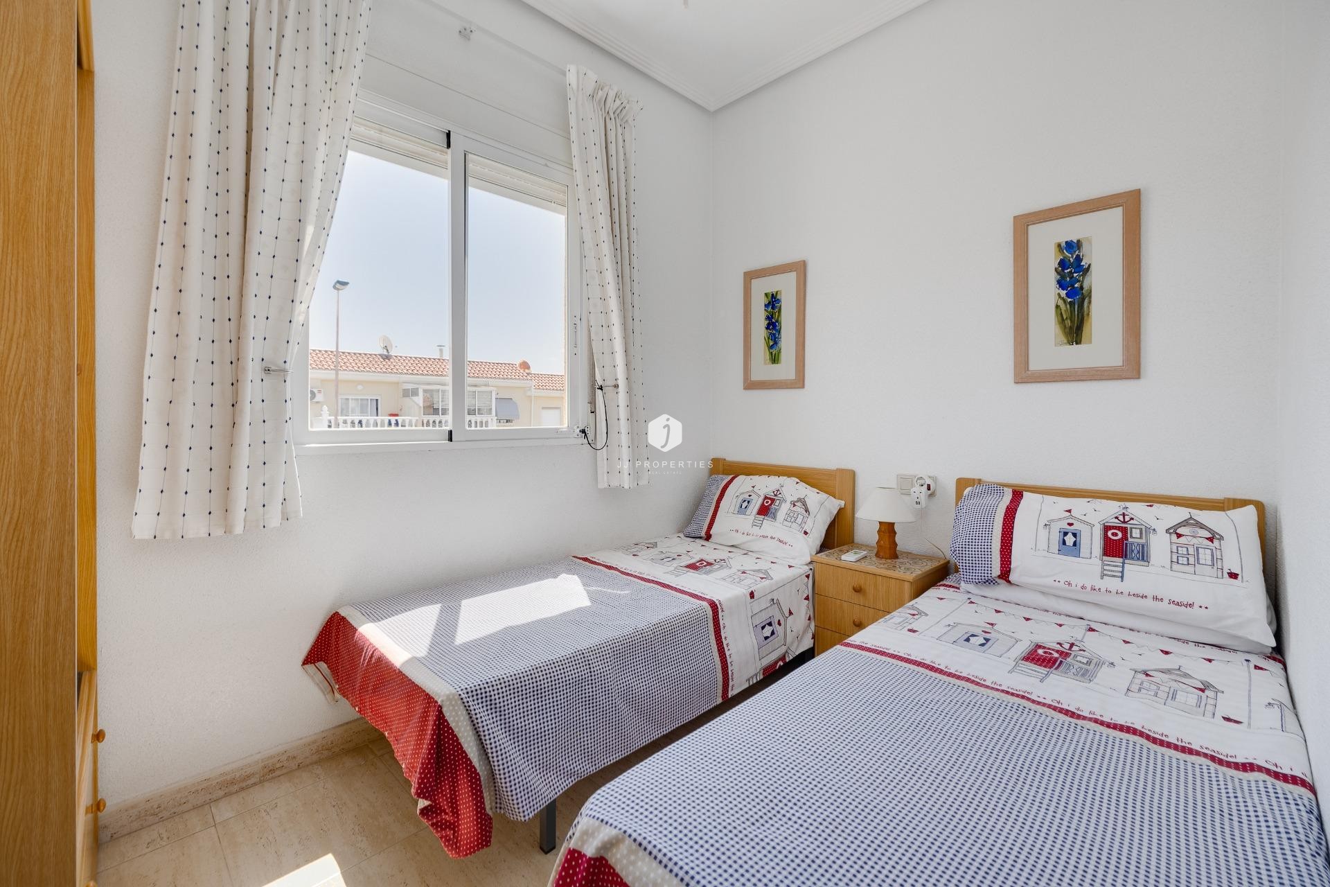 Z drugiej ręki - Bungalow -
Torrevieja - aguas nuevas