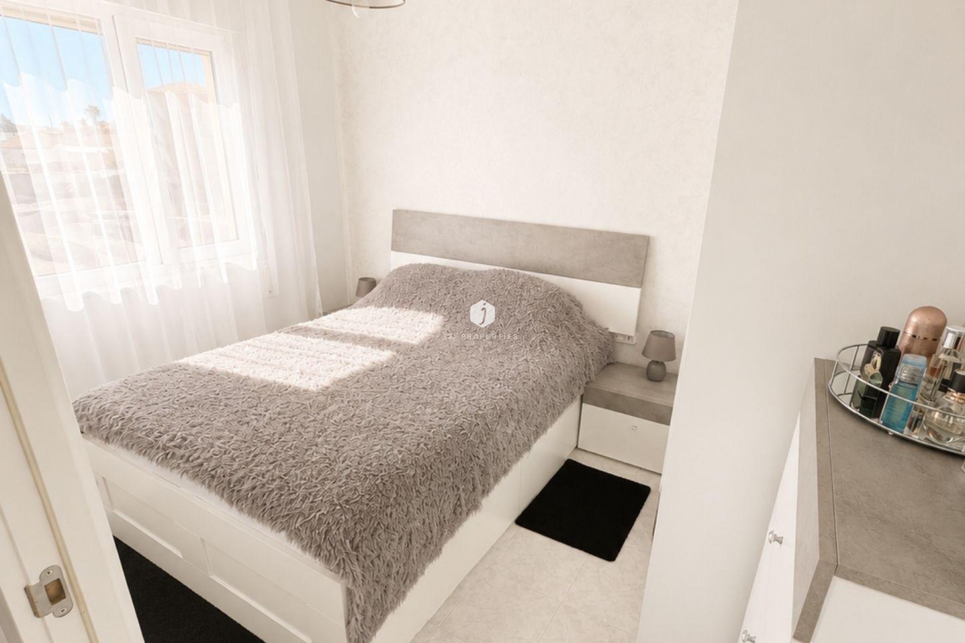 Z drugiej ręki - Bungalow -
Torrevieja - Carrefour