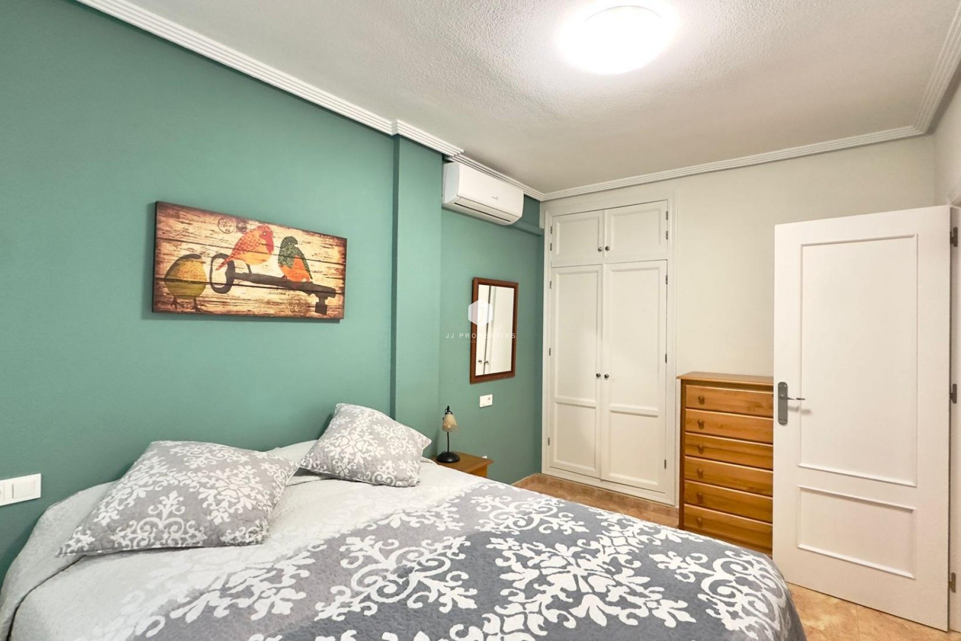 Z drugiej ręki - Bungalow -
Torrevieja - Centro