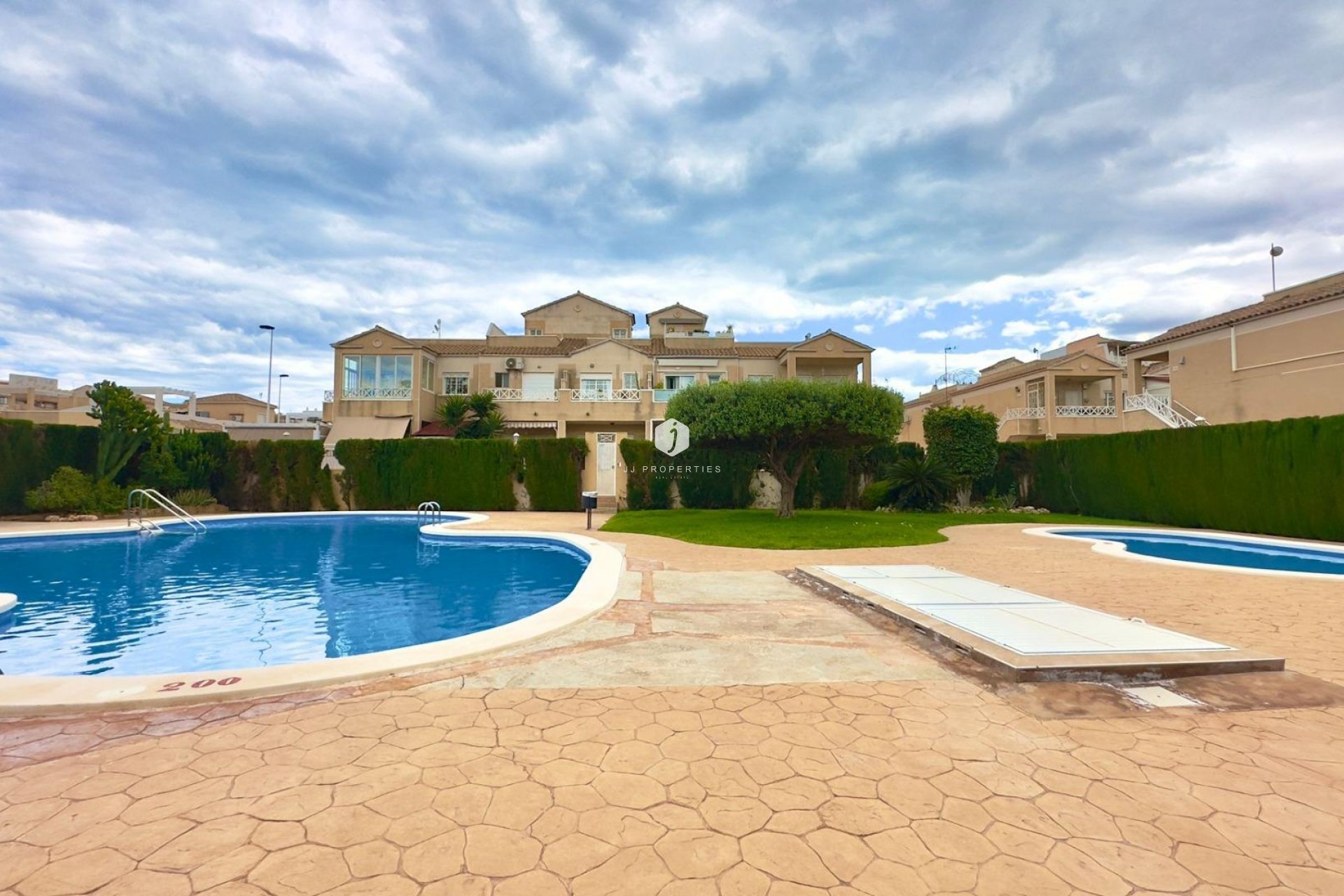 Z drugiej ręki - Bungalow -
Torrevieja - Centro