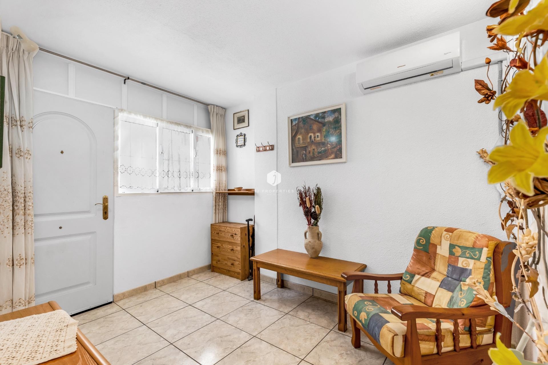 Z drugiej ręki - Bungalow -
Torrevieja - Centro