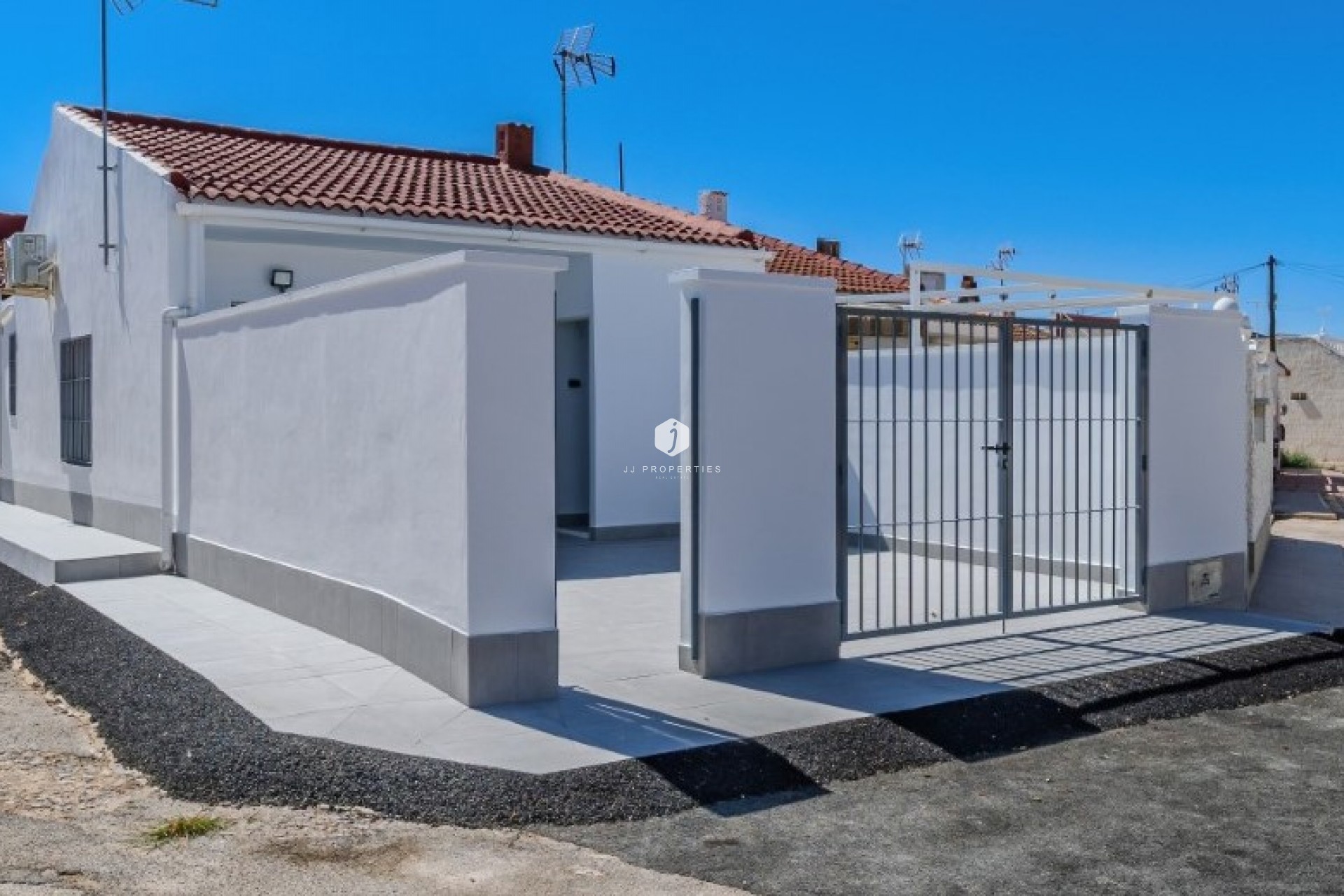 Z drugiej ręki - Bungalow -
Torrevieja - Costa Blanca