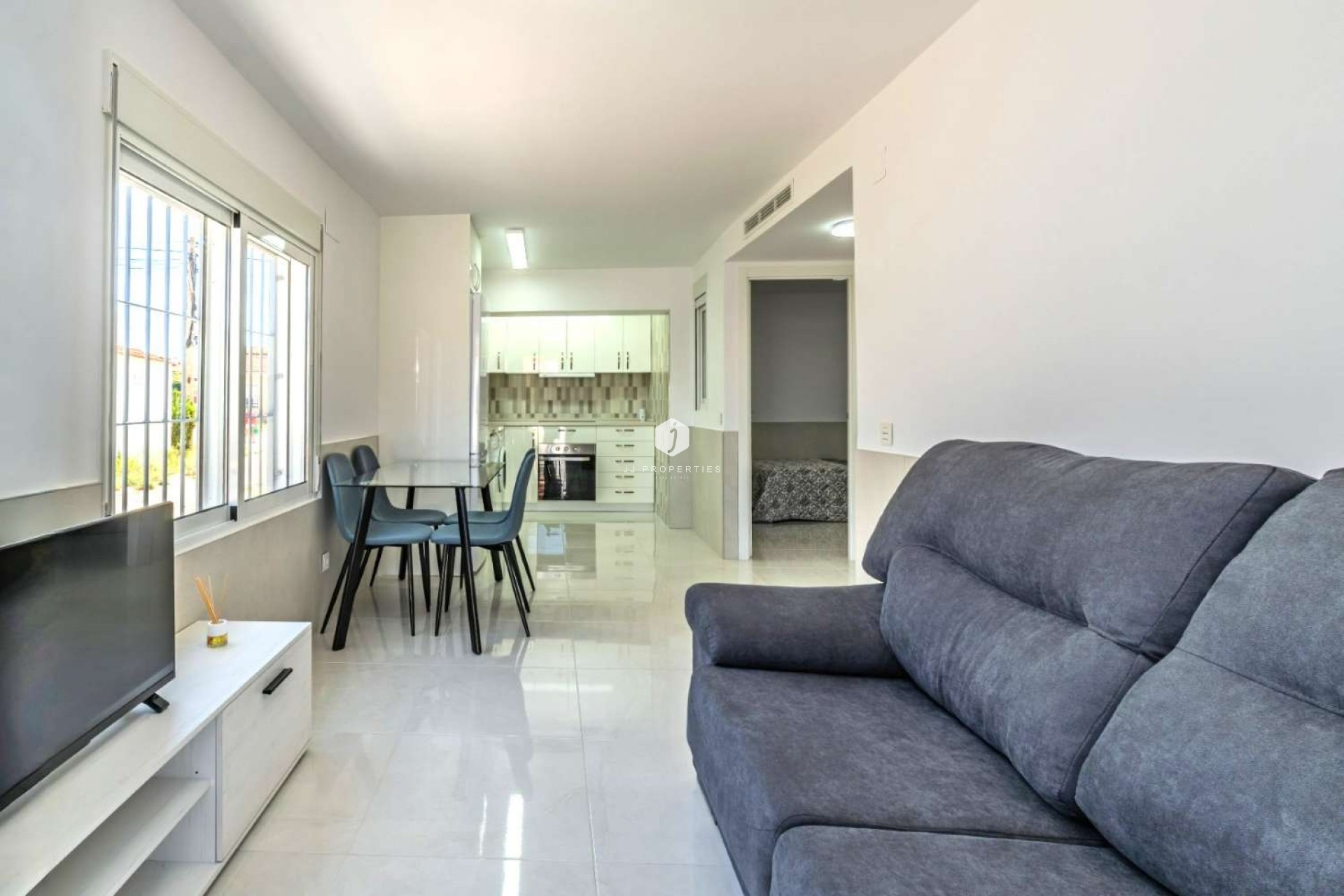 Z drugiej ręki - Bungalow -
Torrevieja - Costa Blanca