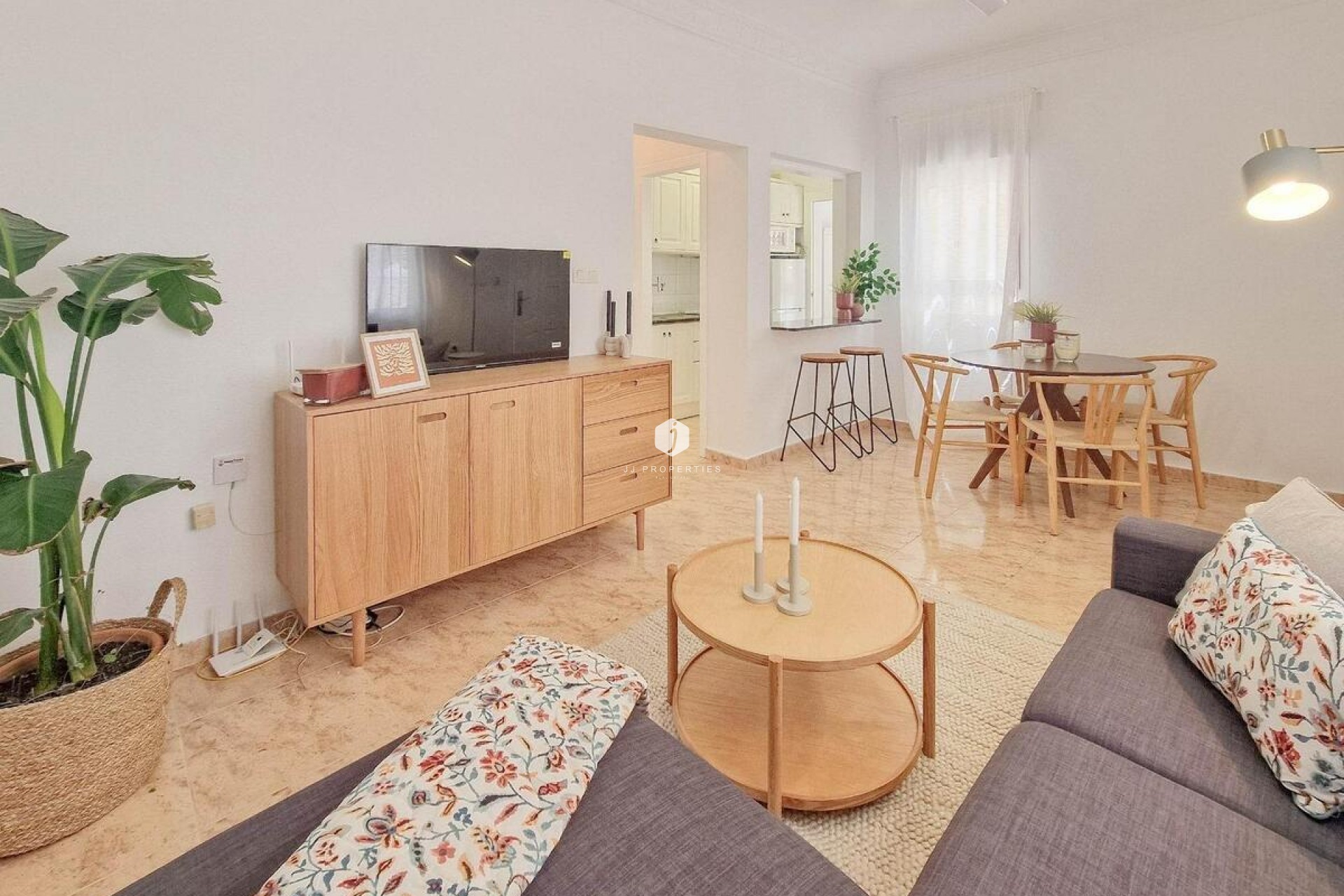 Z drugiej ręki - Bungalow -
Torrevieja - Costa Blanca