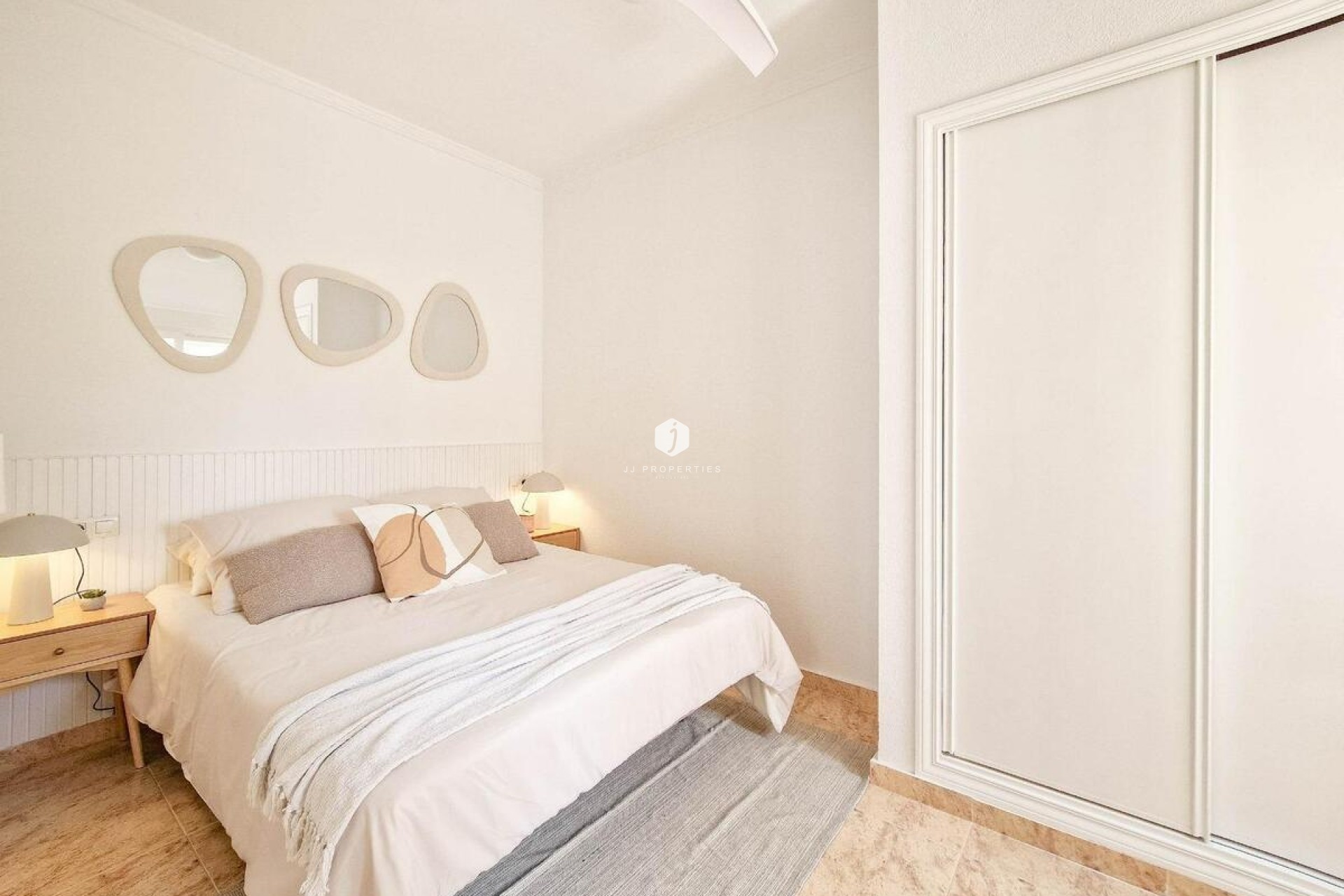 Z drugiej ręki - Bungalow -
Torrevieja - Costa Blanca