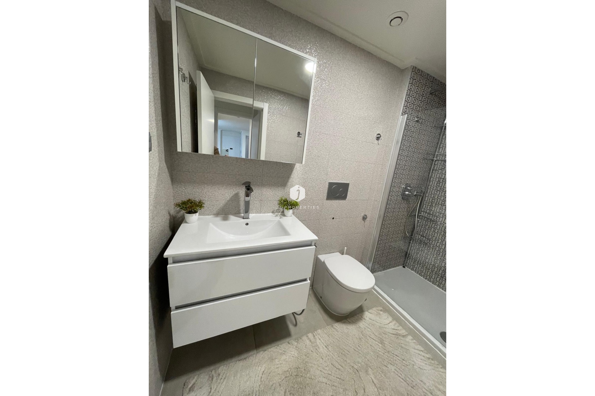 Z drugiej ręki - Bungalow -
Torrevieja - Costa Blanca