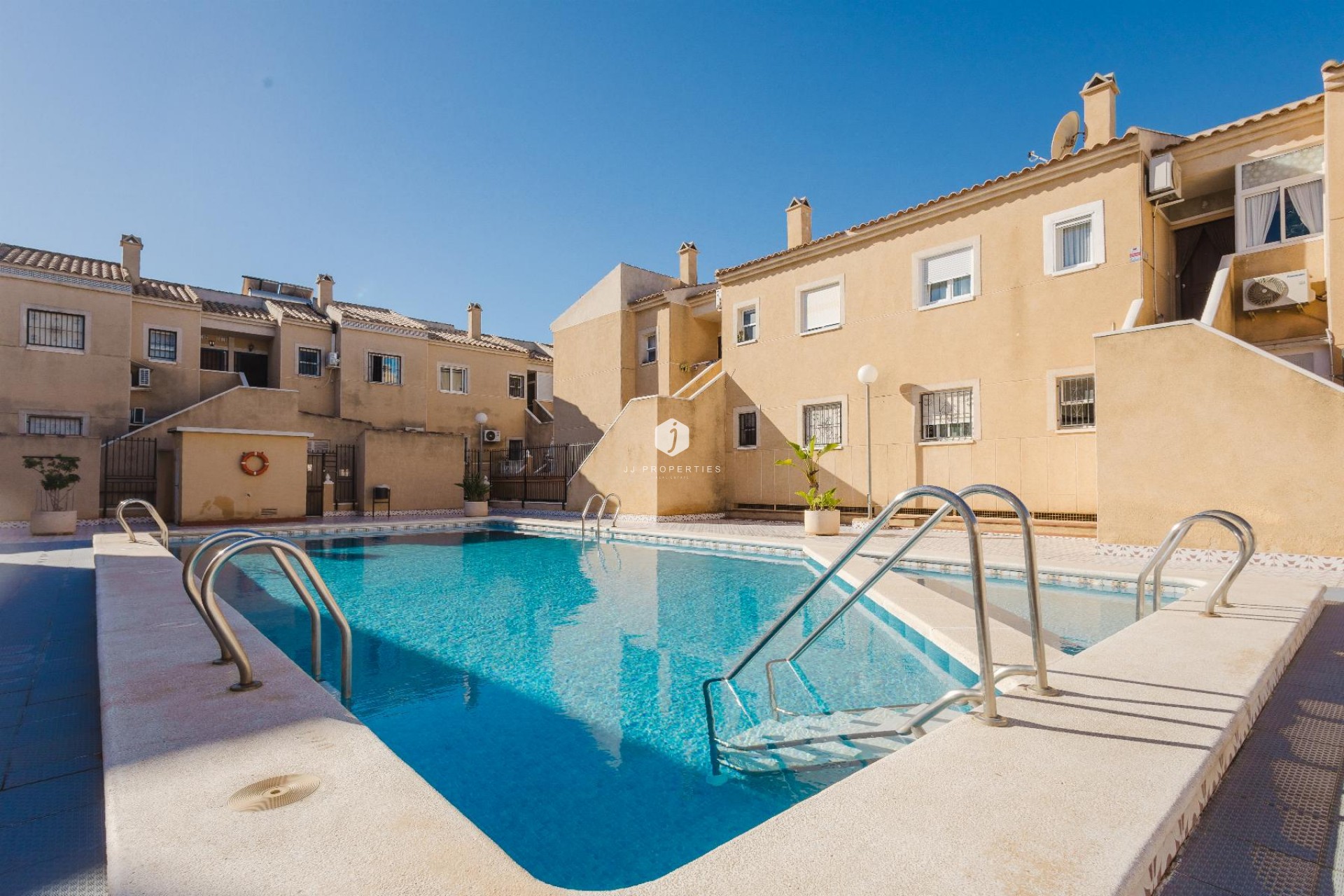 Z drugiej ręki - Bungalow -
Torrevieja - Costa Blanca