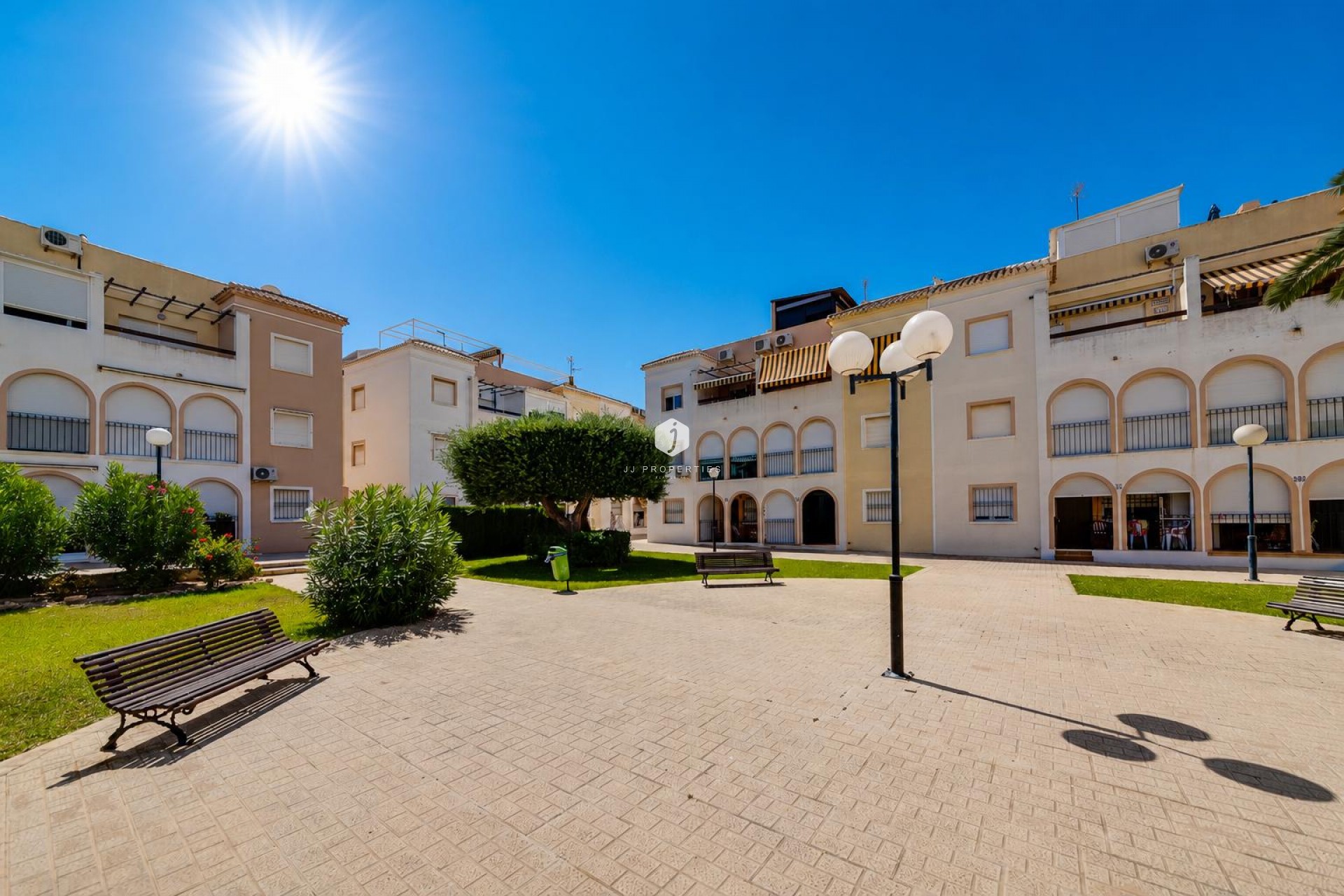 Z drugiej ręki - Bungalow -
Torrevieja - Costa Blanca